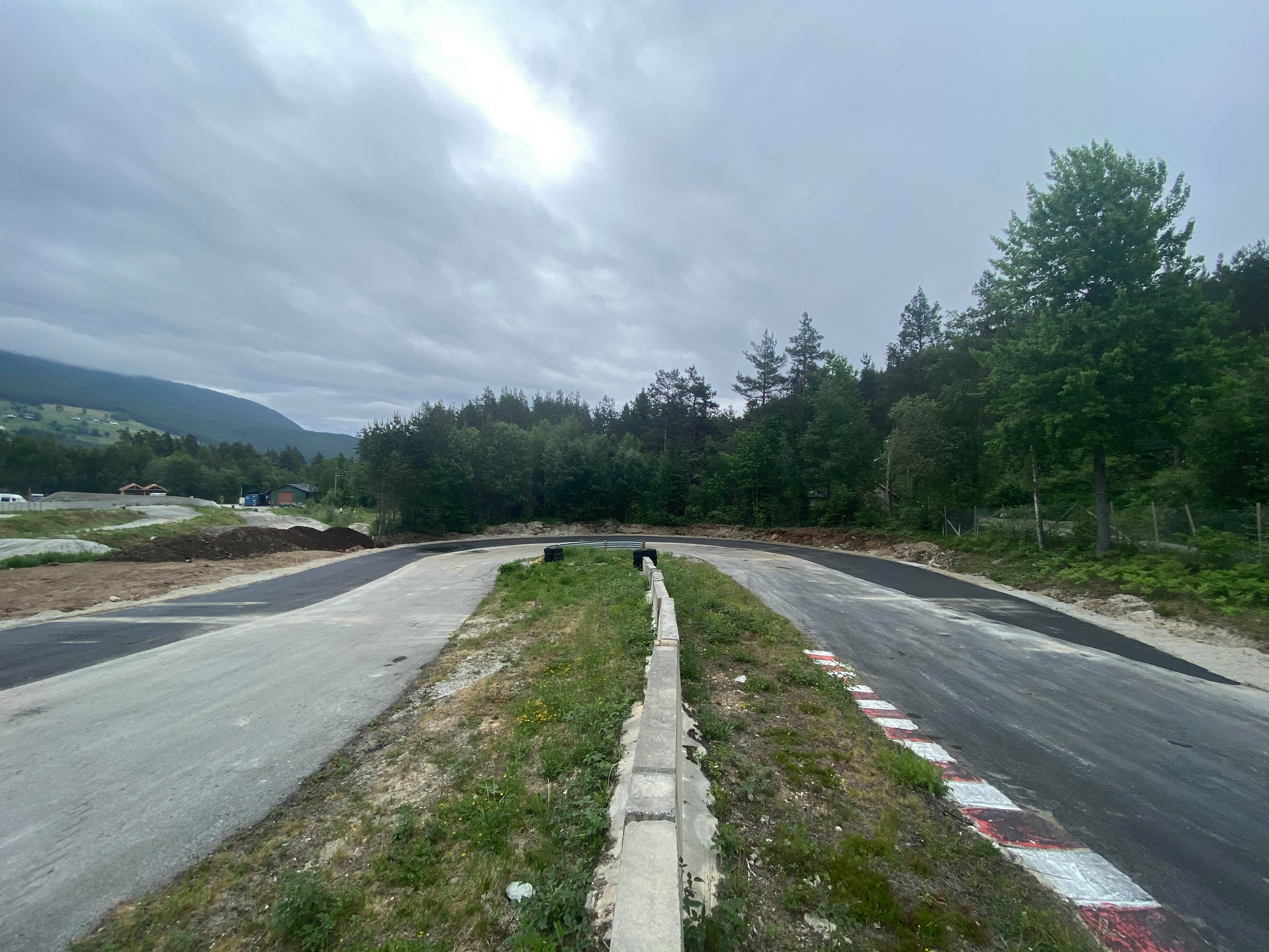 Artikkelbilde til artikkelen Oppgradering av asfaltbana 2021